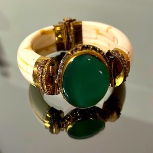 Bracelet in bone & emerald - beautiful African style